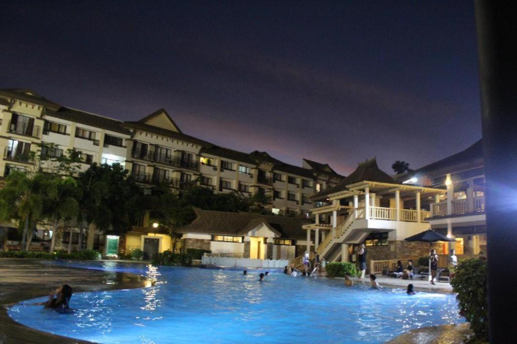 One Oasis A1 Sm Mall Free Pool Wifi * Davao